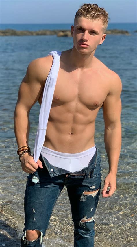 Features: Likes – 691,000; Price – FREE; Media – 222 photos and videos; Links: OnlyFans Monster Twink is the hot and handsome Only Fans Creator who has been making waves in the online community.